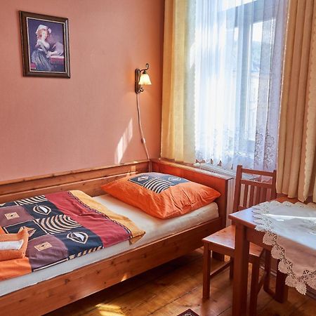 Pension Ulrika - Ubytovani Pod Hradem Локет Экстерьер фото